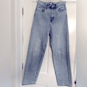 BDG straight leg high waisted light wash denim Size 25